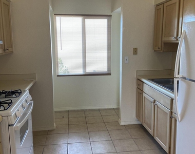 591 Bartlett Drive - Photo Thumbnail 3