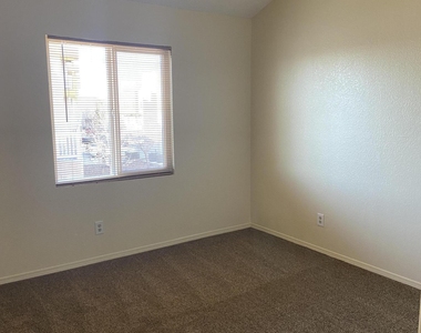 591 Bartlett Drive - Photo Thumbnail 8