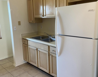 591 Bartlett Drive - Photo Thumbnail 4