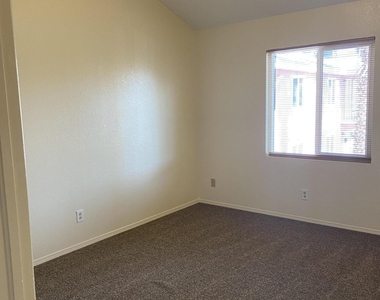 591 Bartlett Drive - Photo Thumbnail 10