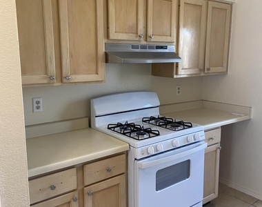591 Bartlett Drive - Photo Thumbnail 2