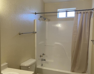 591 Bartlett Drive - Photo Thumbnail 7
