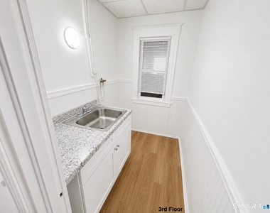 18 Buell Street - Photo Thumbnail 1
