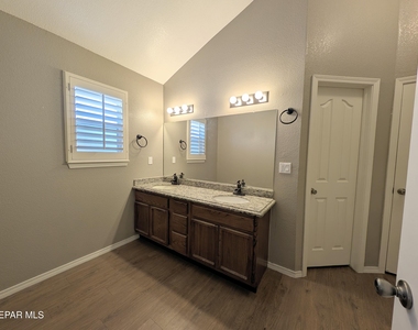 12145 Sun Arbor Place - Photo Thumbnail 20