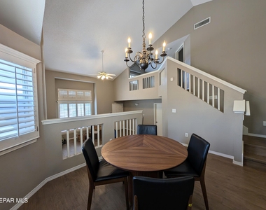 12145 Sun Arbor Place - Photo Thumbnail 11