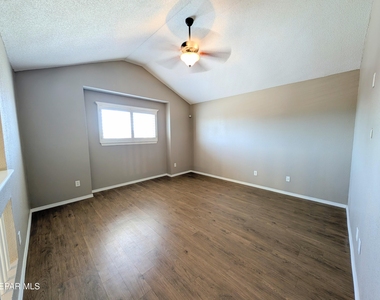 12145 Sun Arbor Place - Photo Thumbnail 13