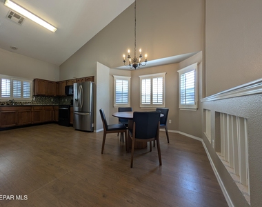 12145 Sun Arbor Place - Photo Thumbnail 6
