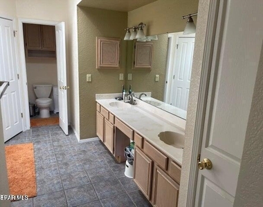 7673 Paiute Way - Photo Thumbnail 5
