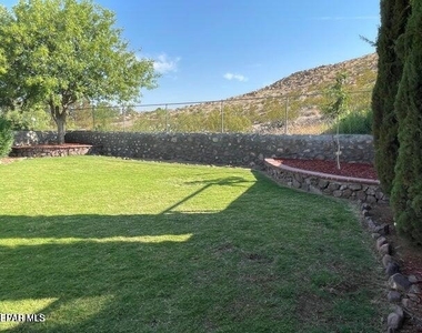 7673 Paiute Way - Photo Thumbnail 9