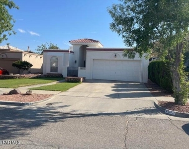 7673 Paiute Way - Photo Thumbnail 2