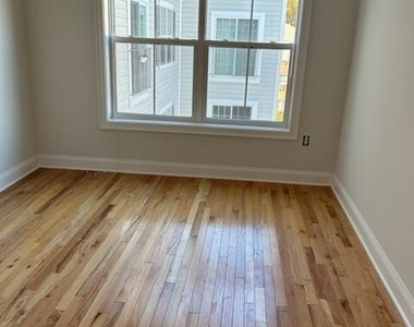 965 Hope Street - Photo Thumbnail 4