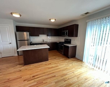 965 Hope Street - Photo Thumbnail 14