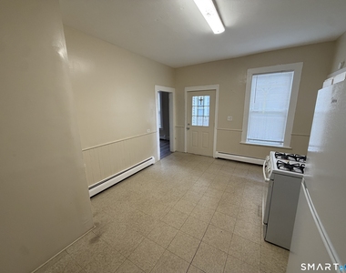 117 Fairview Street - Photo Thumbnail 4