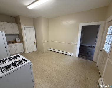 117 Fairview Street - Photo Thumbnail 3