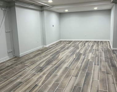 244 Walsh Avenue - Photo Thumbnail 11