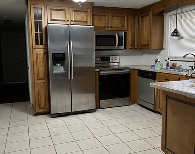 244 Walsh Avenue - Photo Thumbnail 4