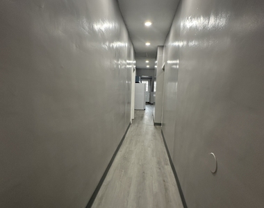 402 Sigourney Street - Photo Thumbnail 12