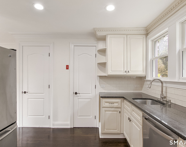 125 Oaklawn Avenue - Photo Thumbnail 17