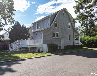 125 Oaklawn Avenue - Photo Thumbnail 3