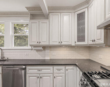 125 Oaklawn Avenue - Photo Thumbnail 16