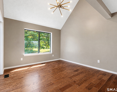 6 Wild Rose Court - Photo Thumbnail 2