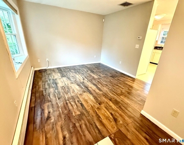 2605 Albany Avenue - Photo Thumbnail 4