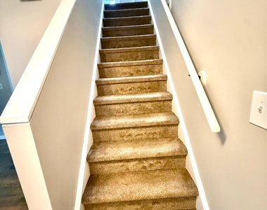 2605 Albany Avenue - Photo Thumbnail 16