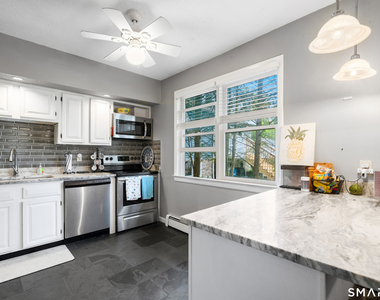 316 Shore Drive - Photo Thumbnail 5