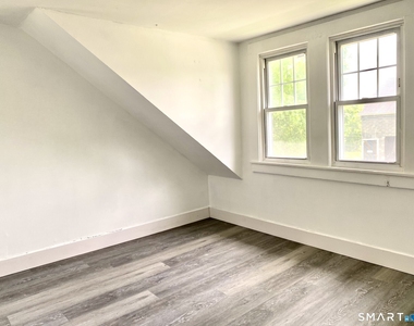 589 Old Hartford Road - Photo Thumbnail 13