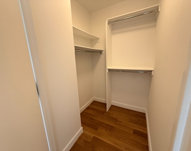 West 57th Street (11th Ave) - Photo Thumbnail 3