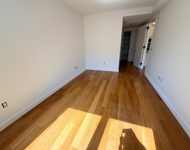 West 57th Street (11th Ave) - Photo Thumbnail 5