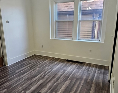 1310 Brinton Ave - Photo Thumbnail 7