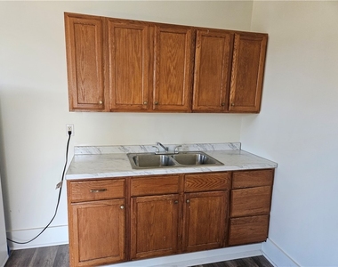 1310 Brinton Ave - Photo Thumbnail 9