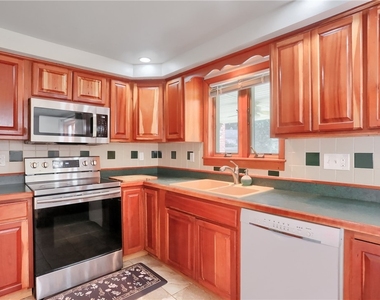200 Spartan Dr - Photo Thumbnail 11