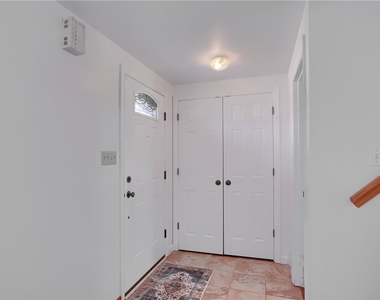 200 Spartan Dr - Photo Thumbnail 3