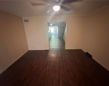 713 Freeport Rd - Photo Thumbnail 5