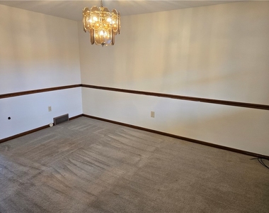323 Arch Street - Photo Thumbnail 18