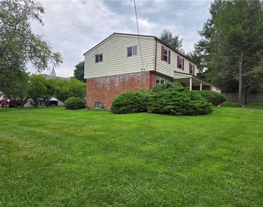 323 Arch Street - Photo Thumbnail 8