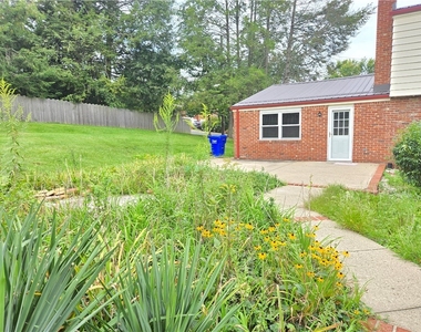 323 Arch Street - Photo Thumbnail 12