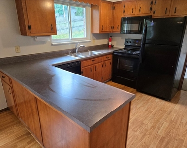 323 Arch Street - Photo Thumbnail 27