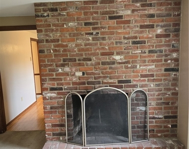 323 Arch Street - Photo Thumbnail 20