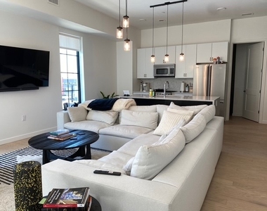 2635 Penn Ave - Photo Thumbnail 2