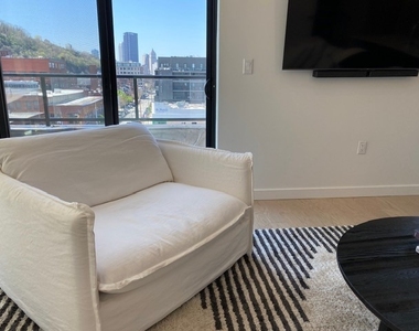 2635 Penn Ave - Photo Thumbnail 5