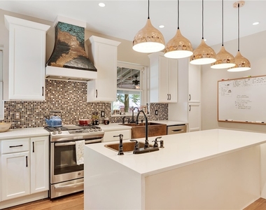504 Eastern Ave - Photo Thumbnail 8
