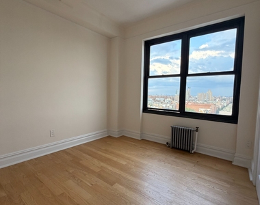 2nd Avenue - Photo Thumbnail 3