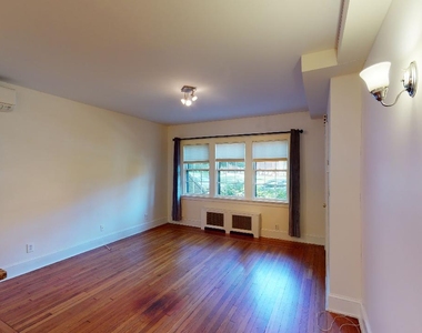 382 Burns Street - Photo Thumbnail 3