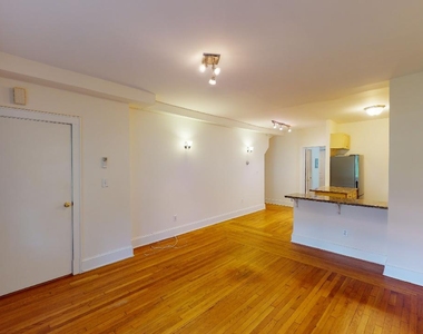 382 Burns Street - Photo Thumbnail 2