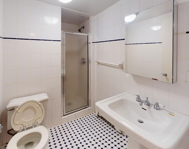 382 Burns Street - Photo Thumbnail 15