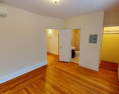 382 Burns Street - Photo Thumbnail 8