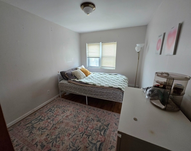 1445 West 4th Street - Photo Thumbnail 2